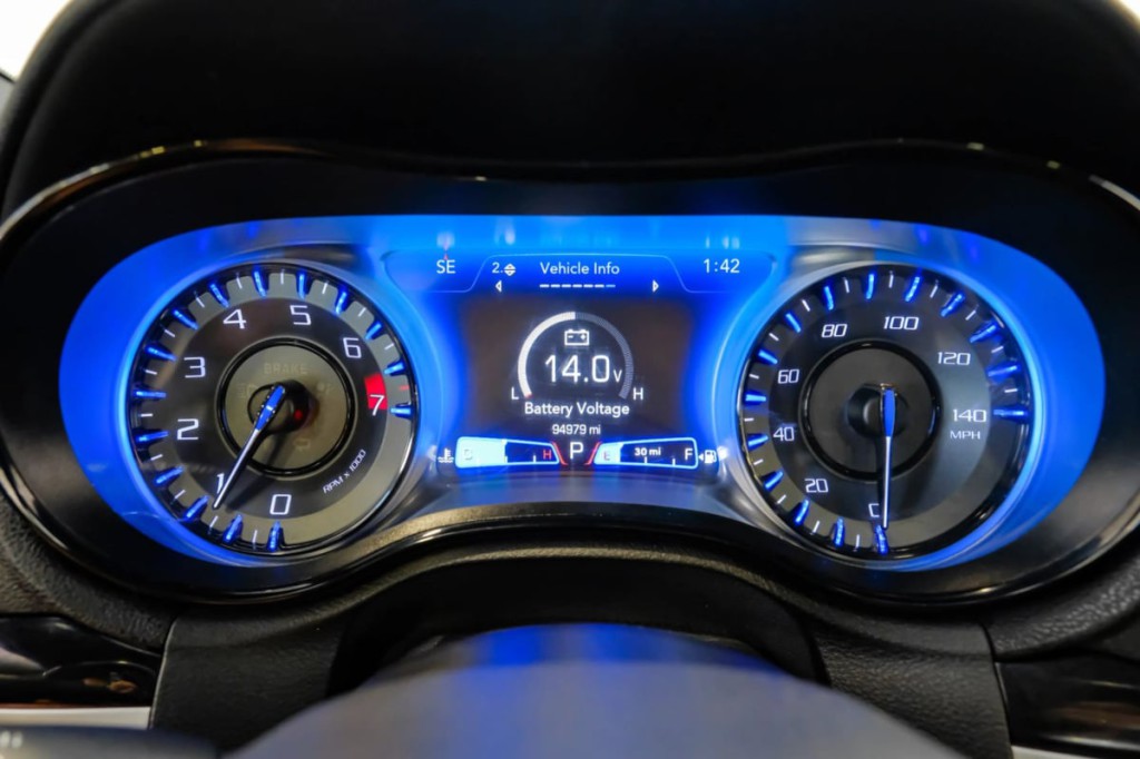 2022 Chrysler 300 Image 27