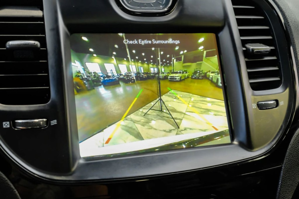 2022 Chrysler 300 Image 30