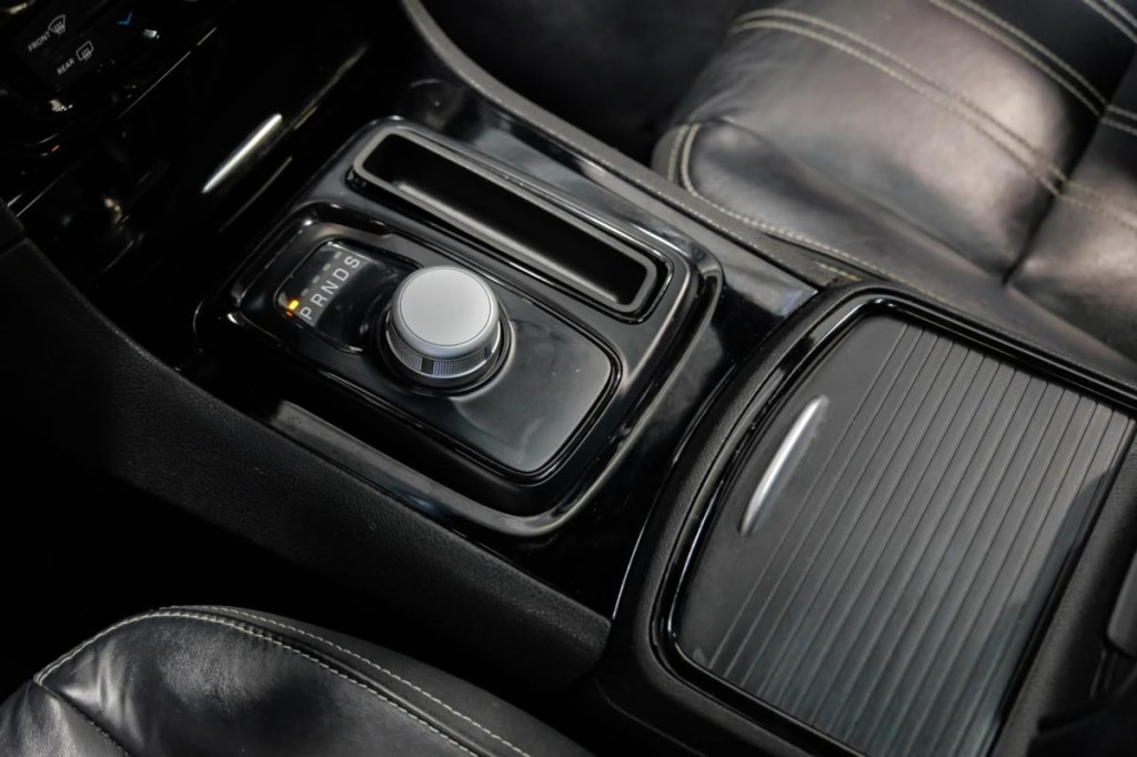 2022 Chrysler 300 Image 32