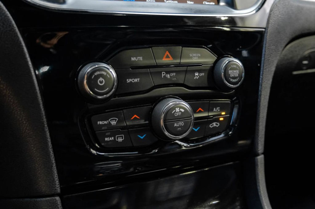 2022 Chrysler 300 Image 34