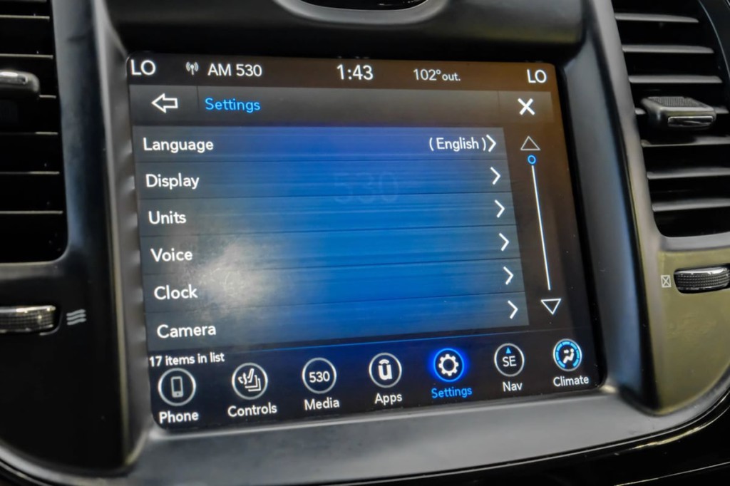 2022 Chrysler 300 Image 39