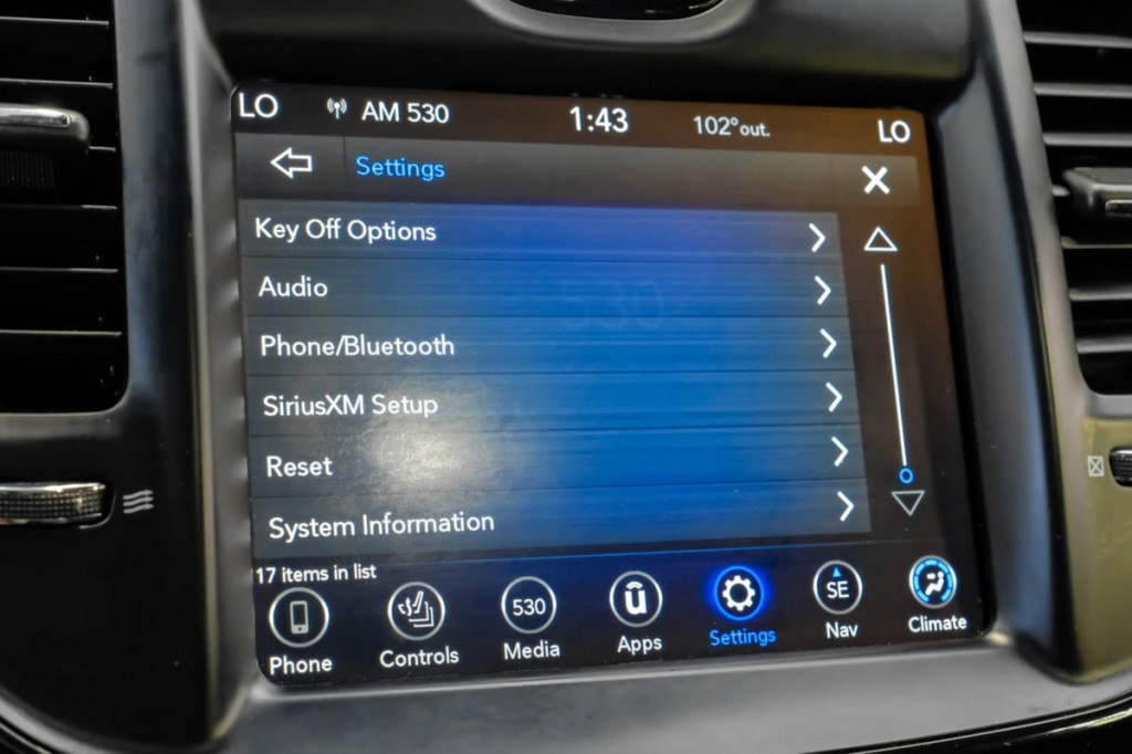 2022 Chrysler 300 Image 41