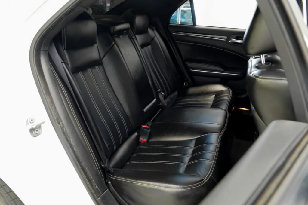 2022 Chrysler 300 Image 48