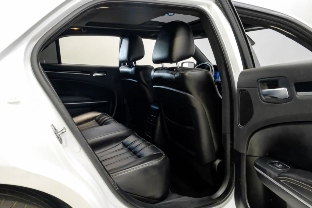 2022 Chrysler 300 Image 49