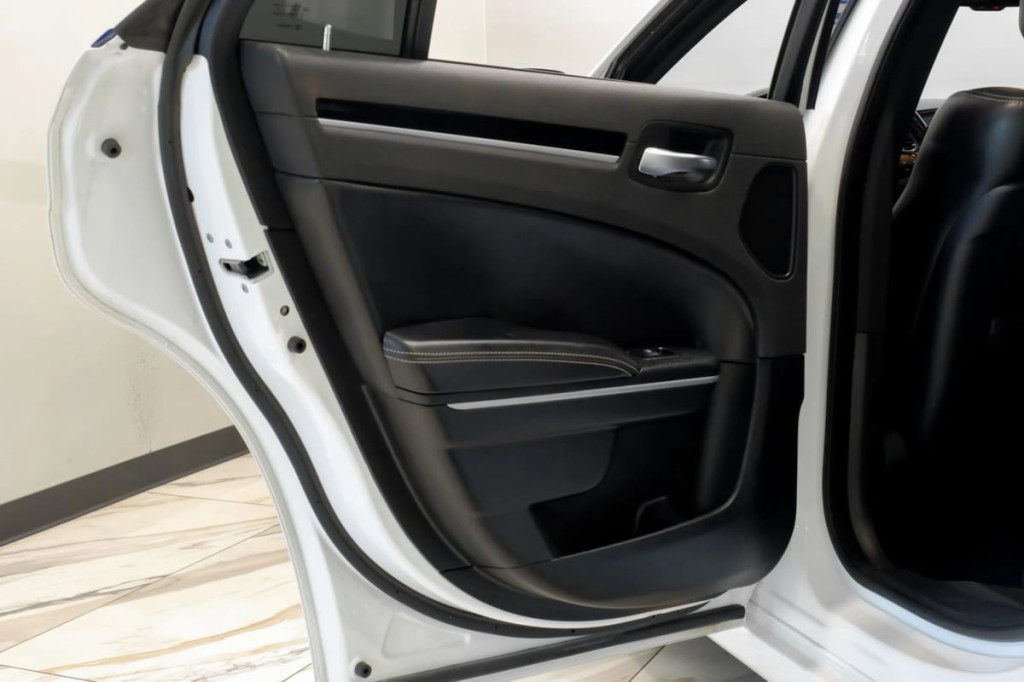 2022 Chrysler 300 Image 58