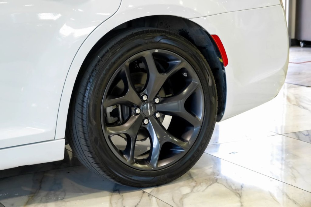 2022 Chrysler 300 Image 68