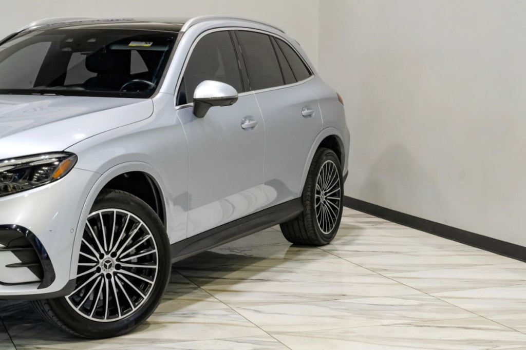 2023 Mercedes-Benz GLC-Class Image 8