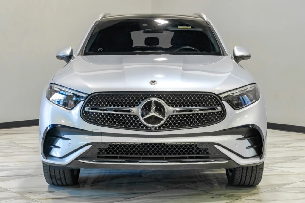 2023 Mercedes-Benz GLC-Class Image 9