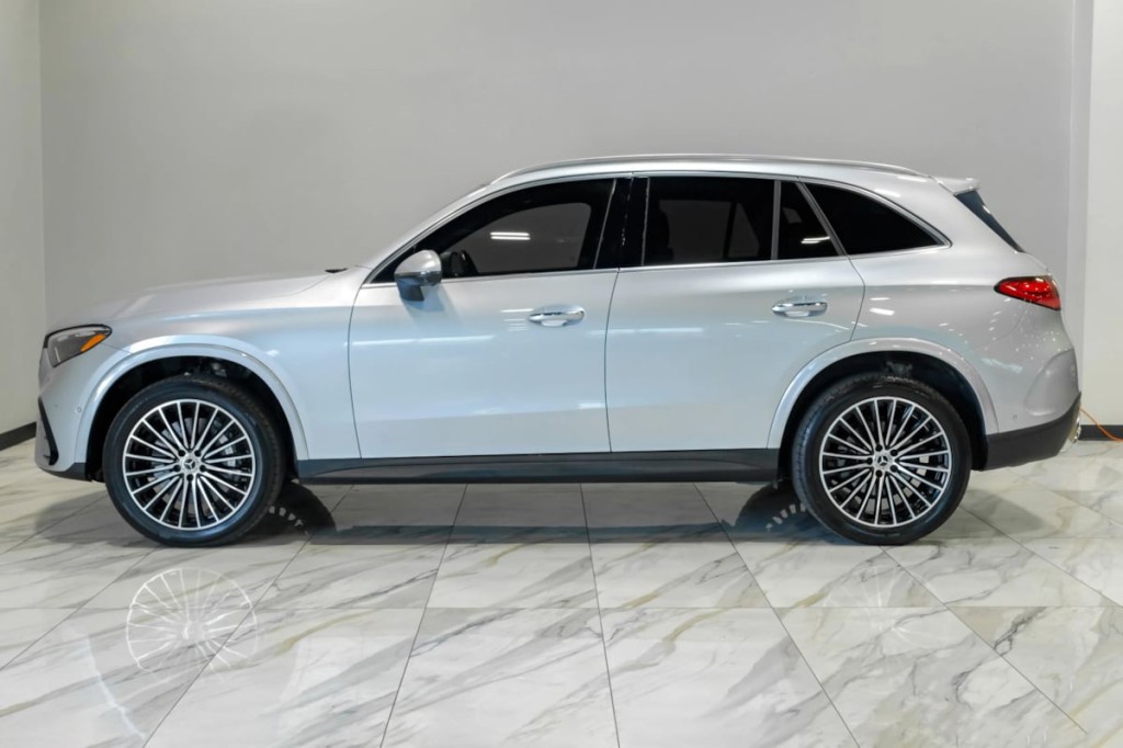 2023 Mercedes-Benz GLC-Class Image 17