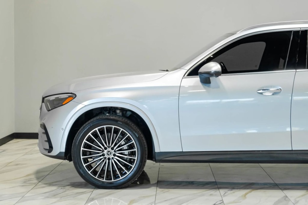 2023 Mercedes-Benz GLC-Class Image 18