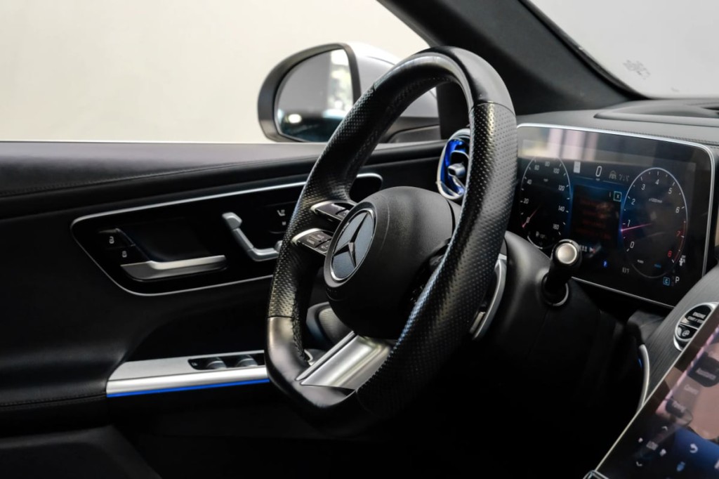 2023 Mercedes-Benz GLC-Class Image 21
