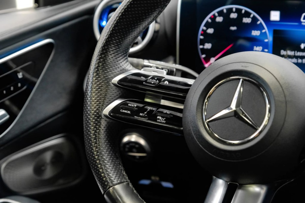 2023 Mercedes-Benz GLC-Class Image 25