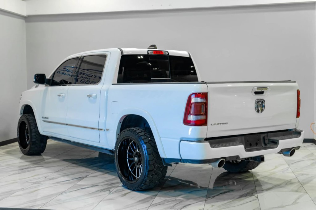 2020 RAM 1500 Image 15