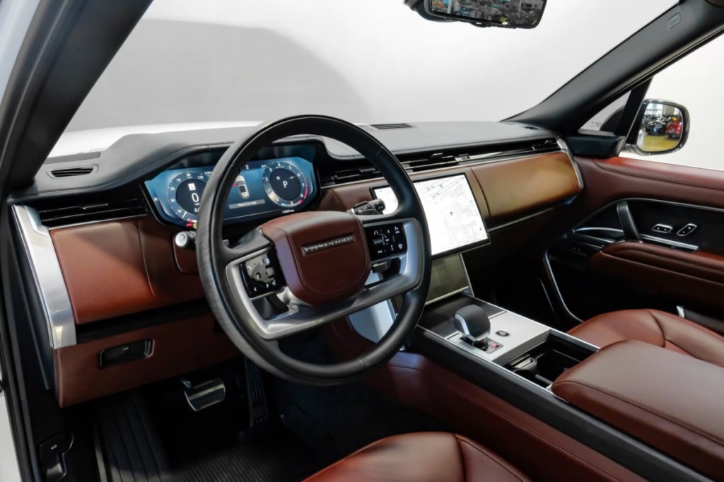 2025 Land Rover Range Rover Image 4