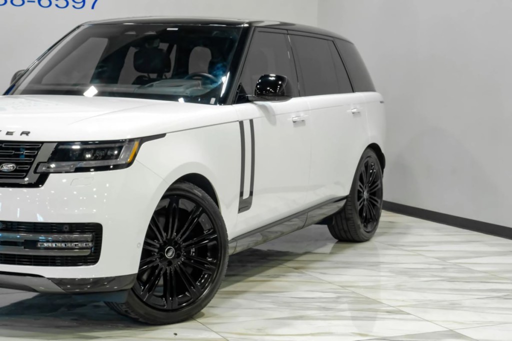2025 Land Rover Range Rover Image 8