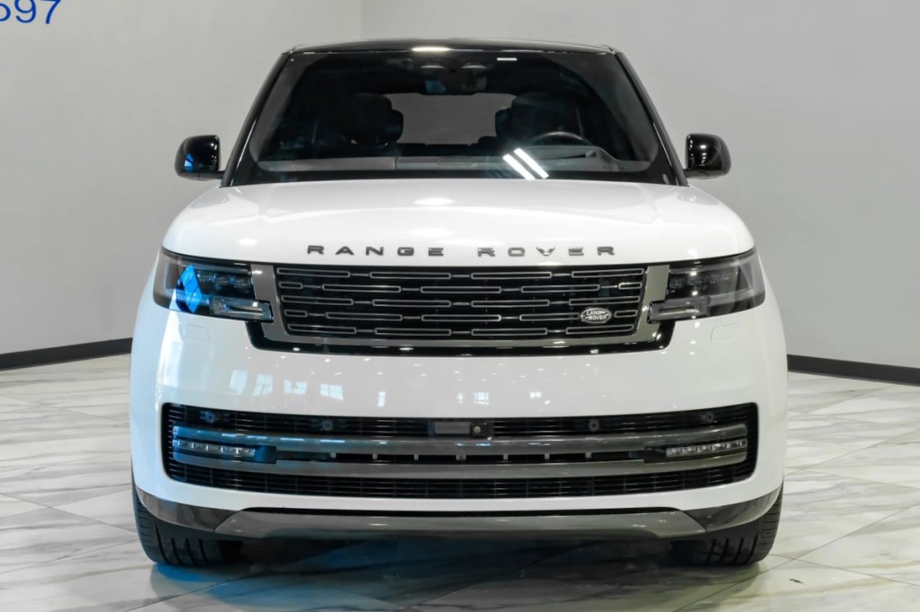 2025 Land Rover Range Rover Image 9
