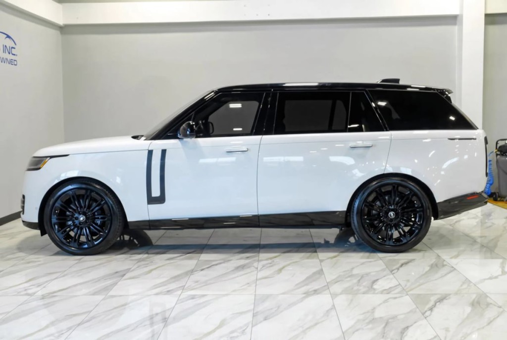 2025 Land Rover Range Rover Image 17