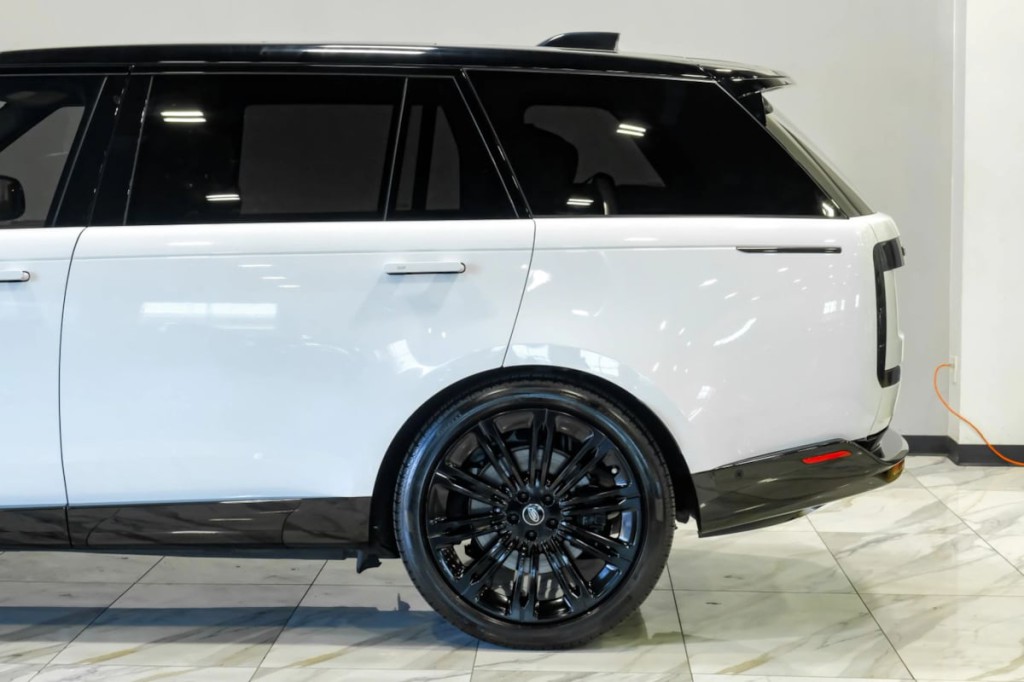 2025 Land Rover Range Rover Image 19