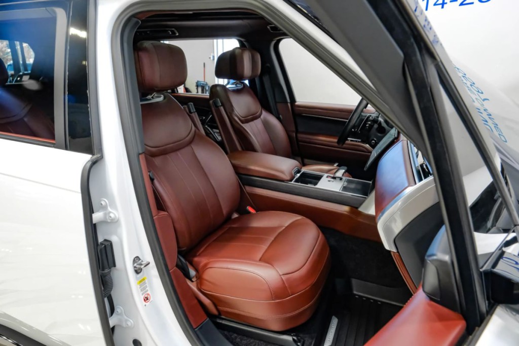2025 Land Rover Range Rover Image 39
