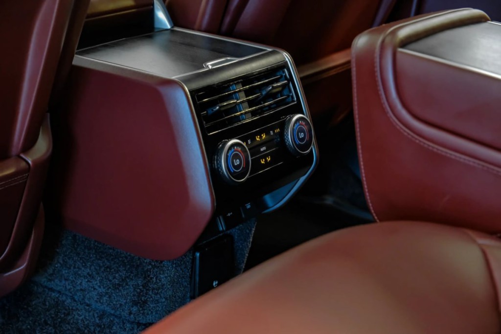 2025 Land Rover Range Rover Image 42
