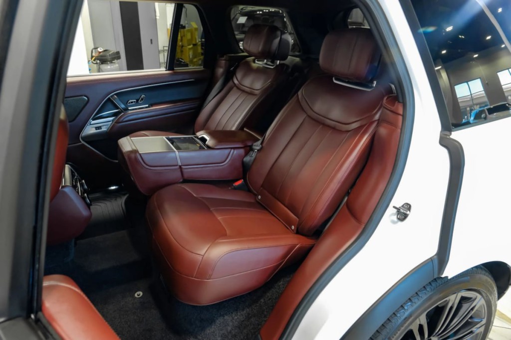 2025 Land Rover Range Rover Image 45