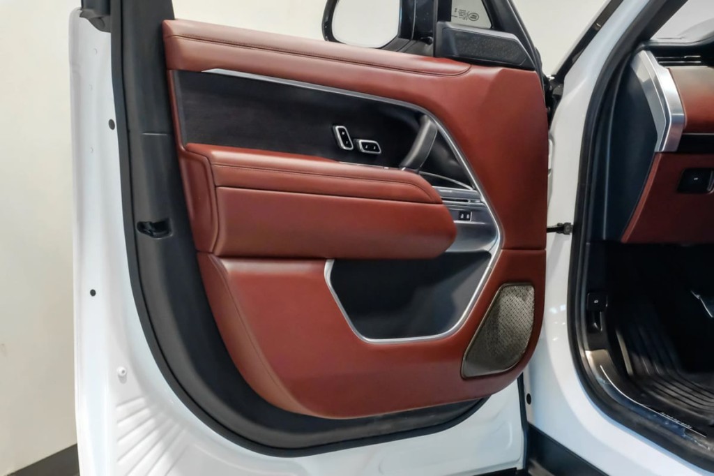 2025 Land Rover Range Rover Image 48