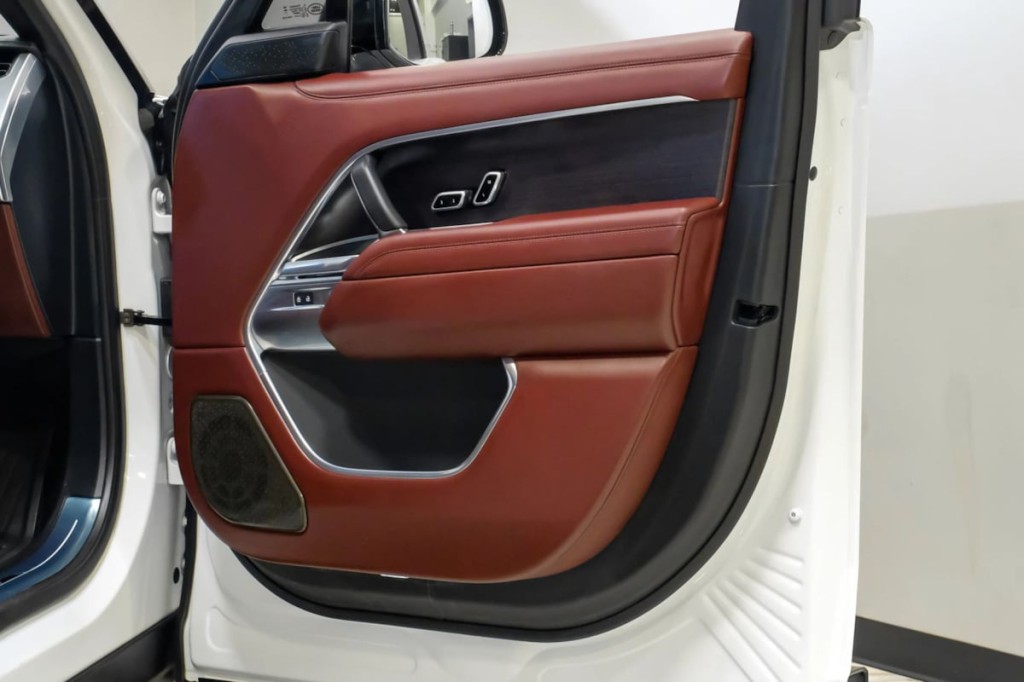 2025 Land Rover Range Rover Image 50