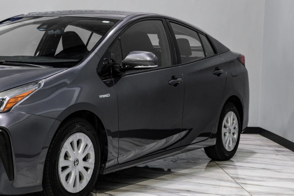 2020 Toyota Prius Image 6