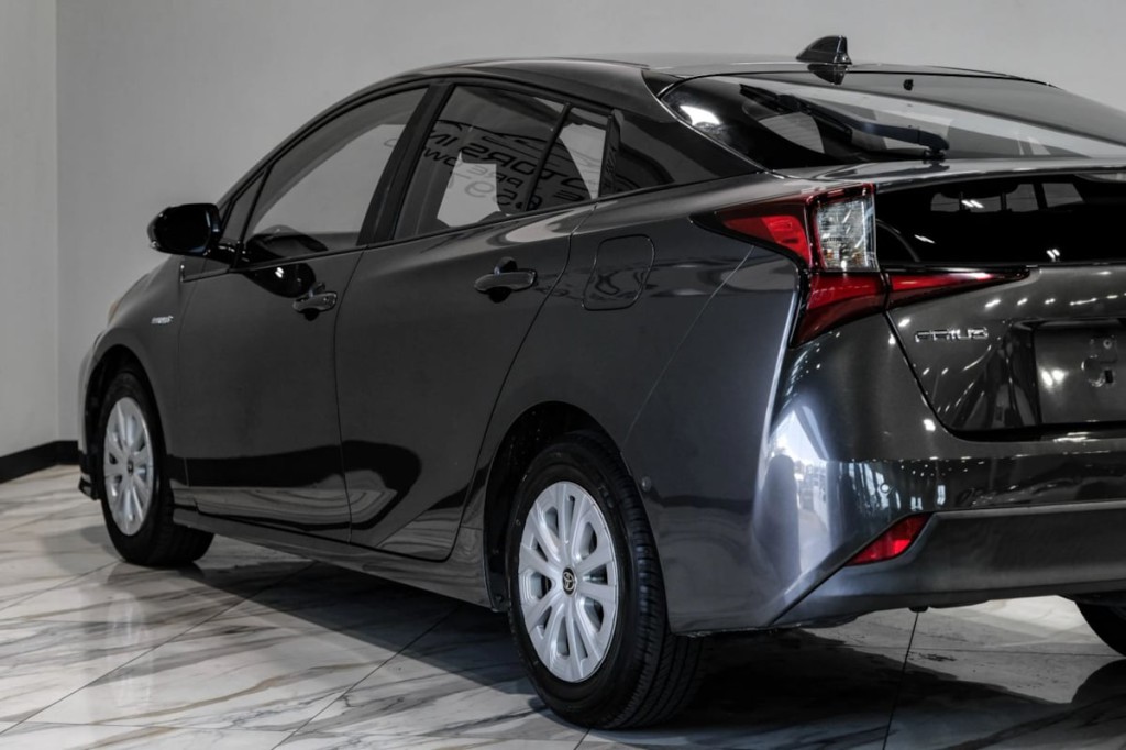 2020 Toyota Prius Image 13
