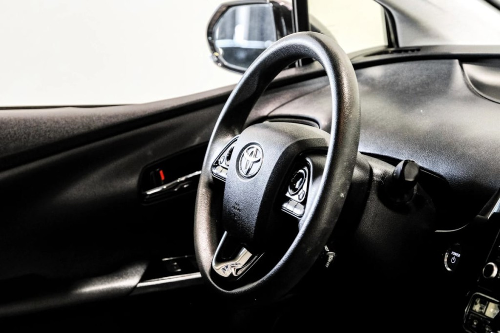 2020 Toyota Prius Image 16