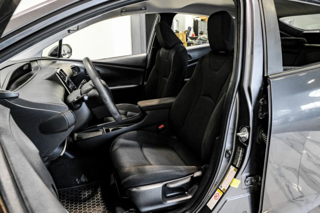 2020 Toyota Prius Image 28