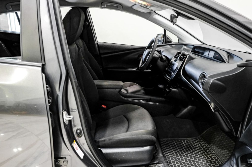 2020 Toyota Prius Image 29