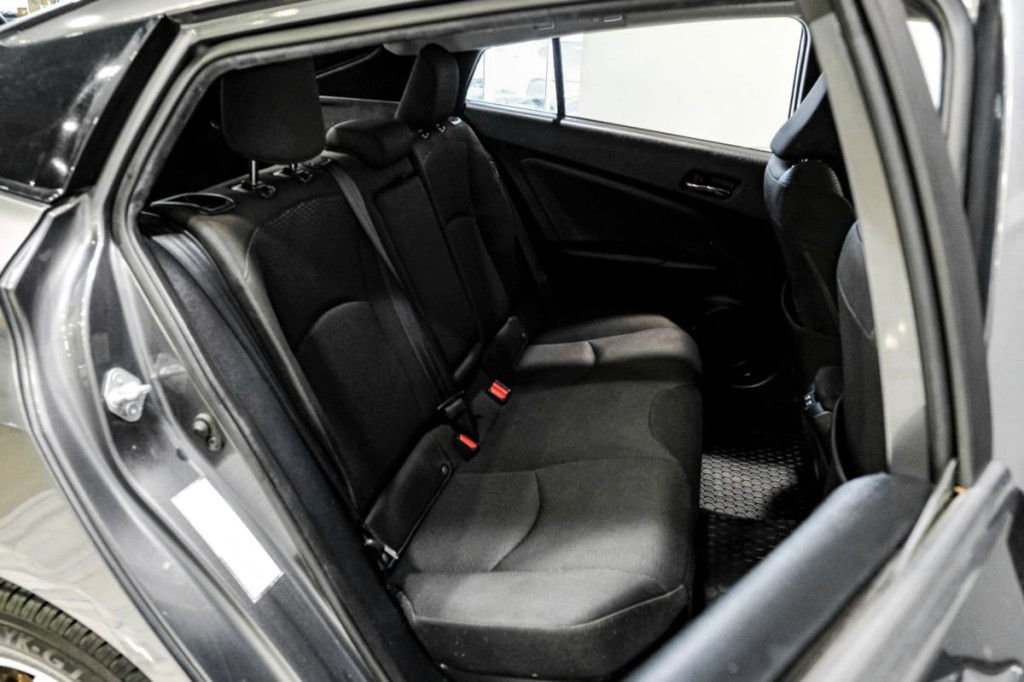 2020 Toyota Prius Image 31