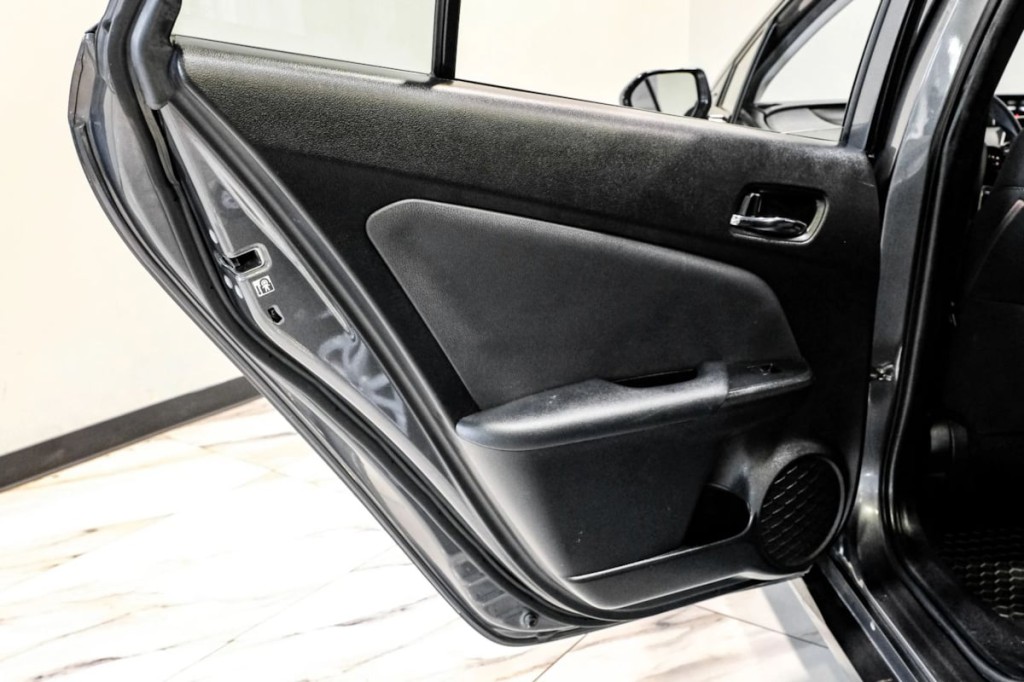 2020 Toyota Prius Image 40