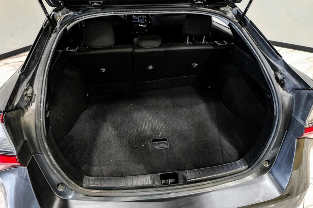 2020 Toyota Prius Image 48