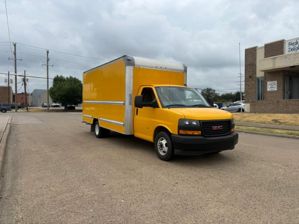 2021 GMC Savana Image 4