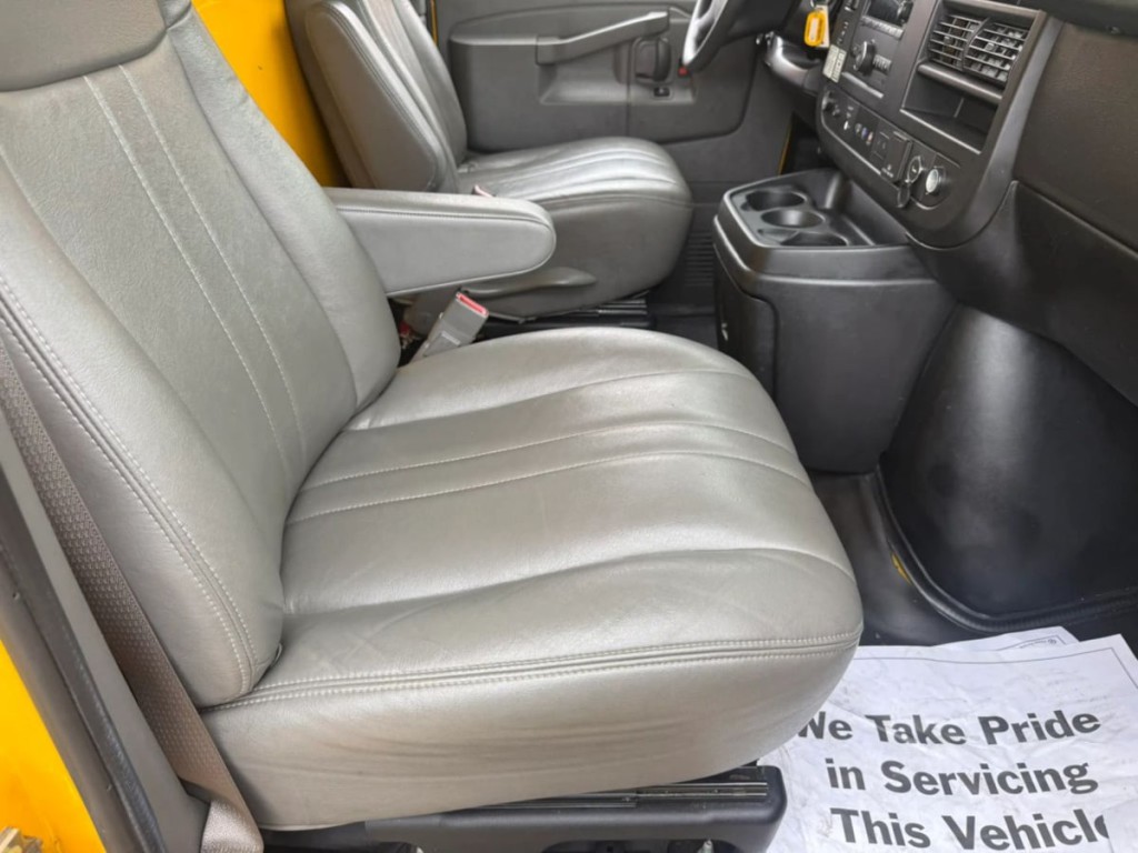 2021 GMC Savana Image 20