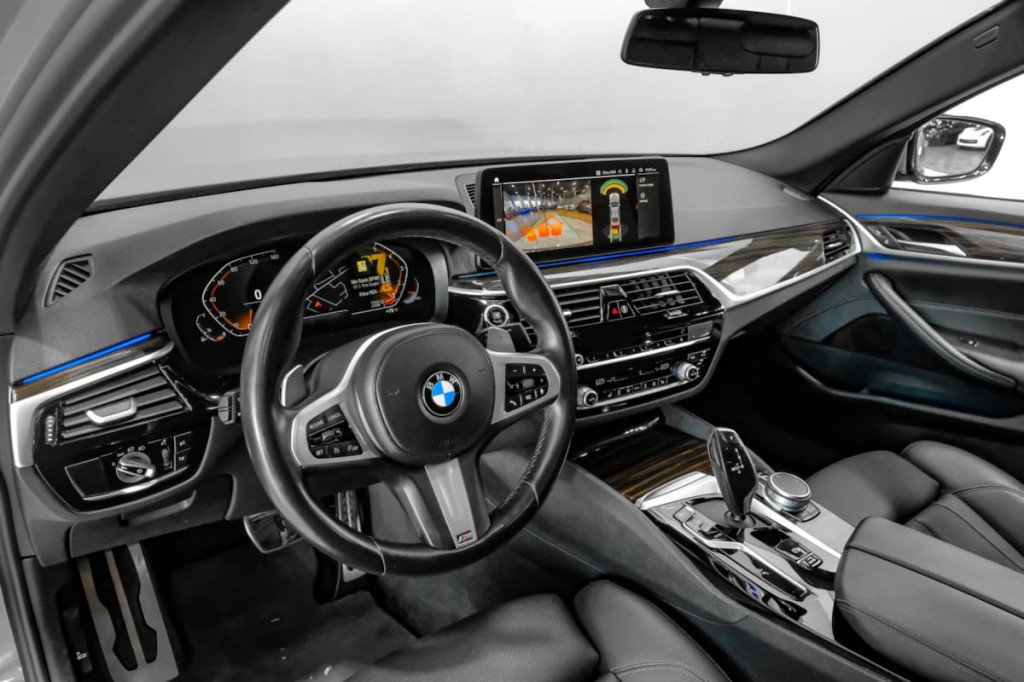 2021 BMW 5 Series Image 3