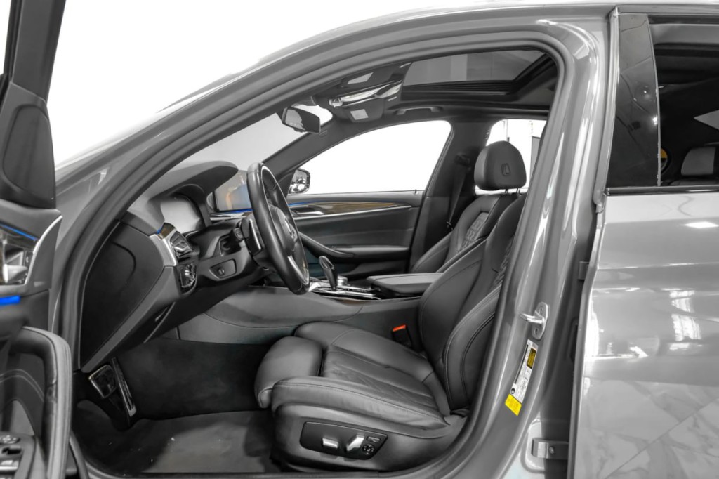 2021 BMW 5 Series Image 4