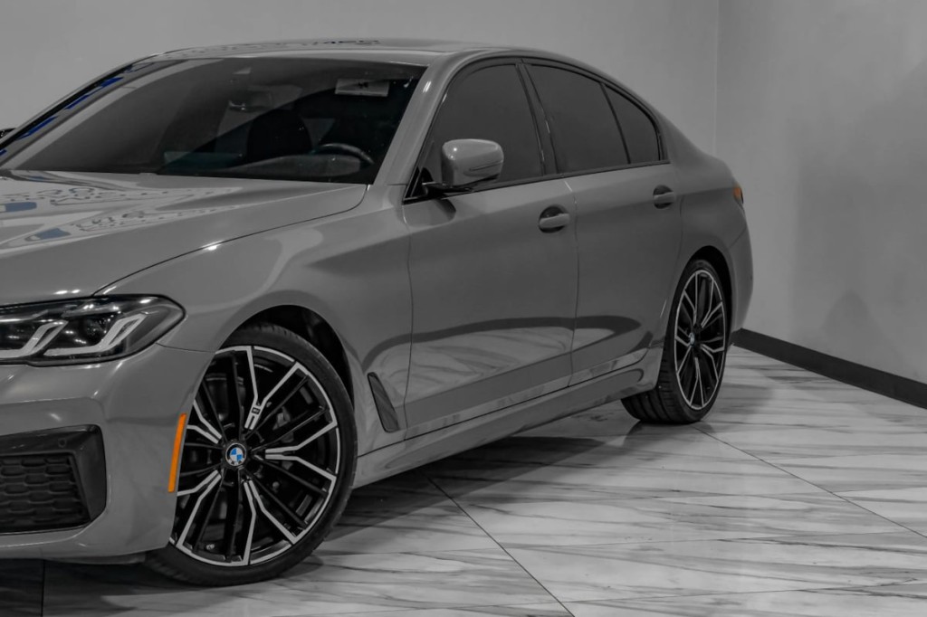 2021 BMW 5 Series Image 8