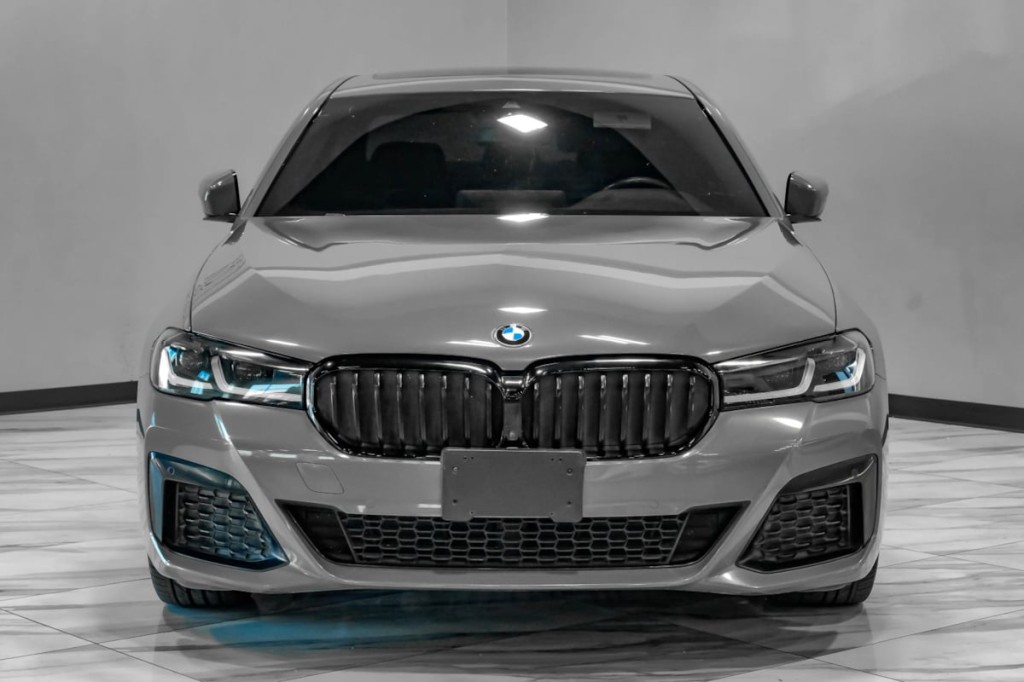 2021 BMW 5 Series Image 9