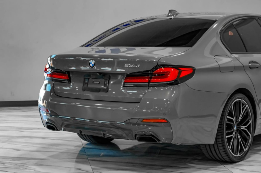 2021 BMW 5 Series Image 13