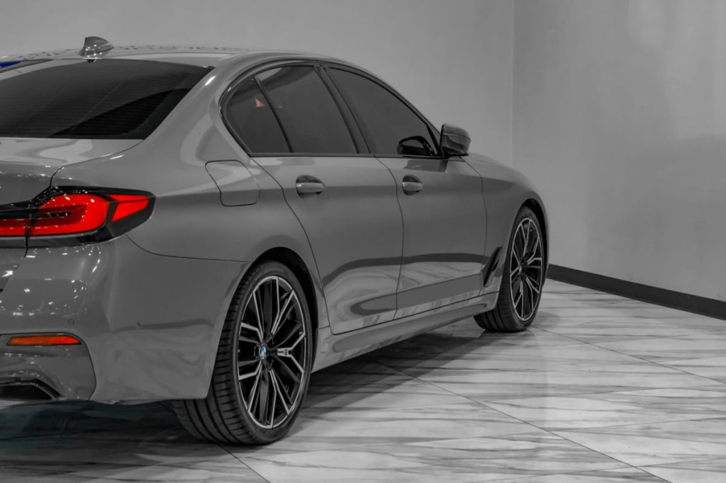 2021 BMW 5 Series Image 14