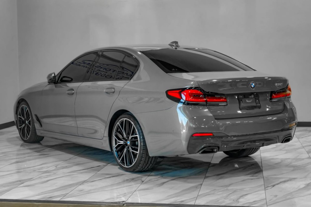2021 BMW 5 Series Image 16