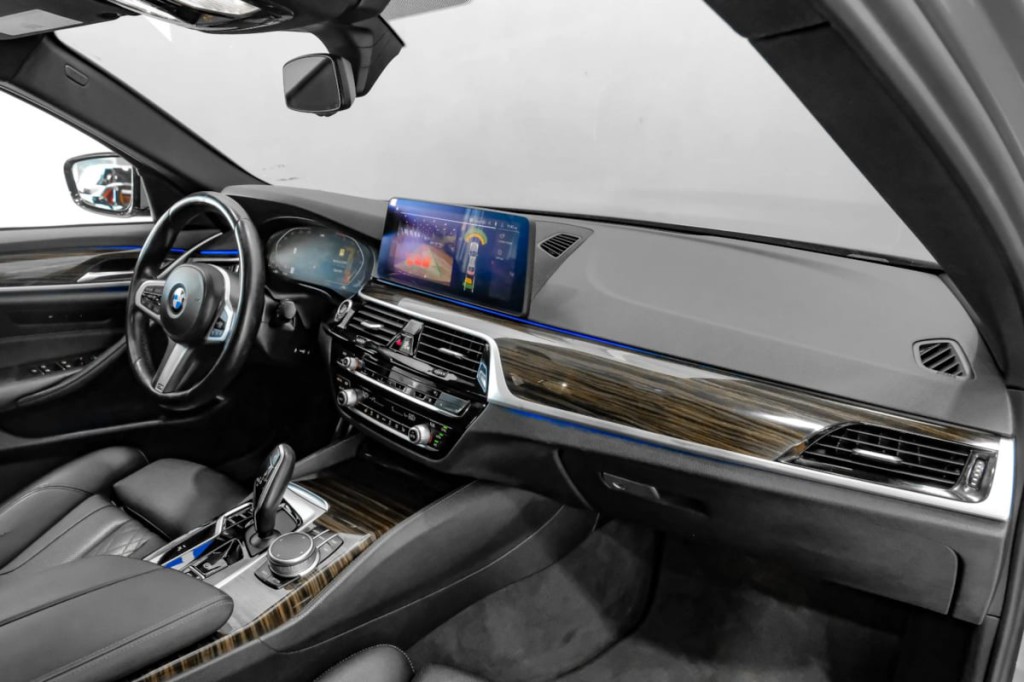2021 BMW 5 Series Image 20
