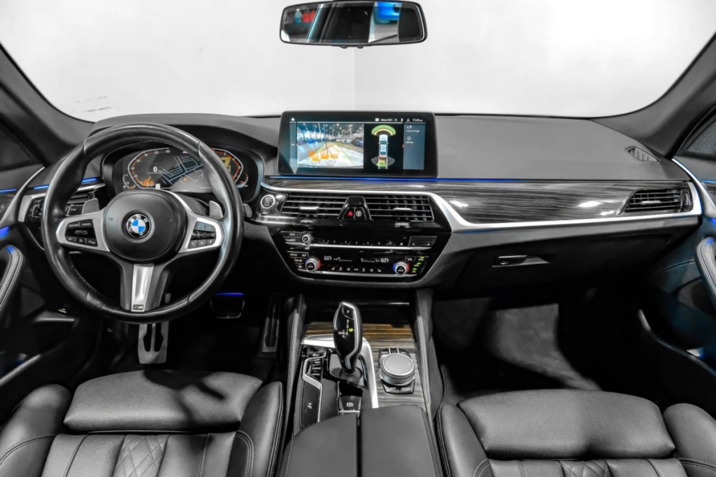 2021 BMW 5 Series Image 21