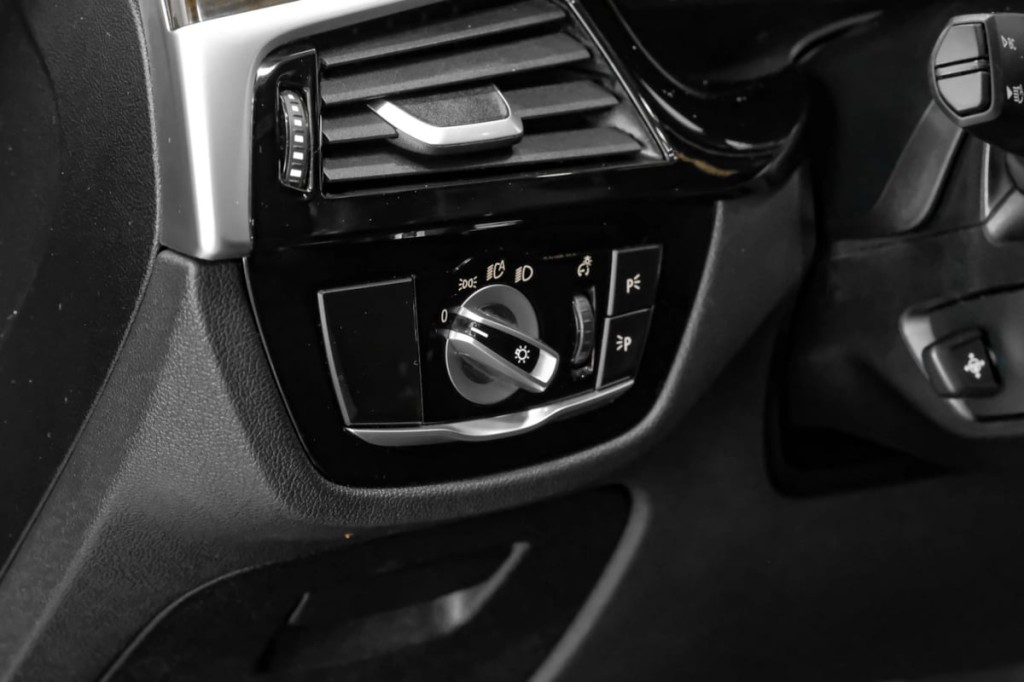 2021 BMW 5 Series Image 30