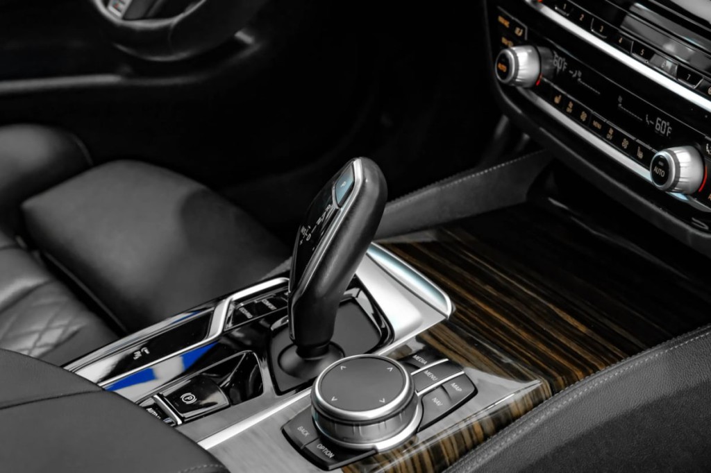 2021 BMW 5 Series Image 33