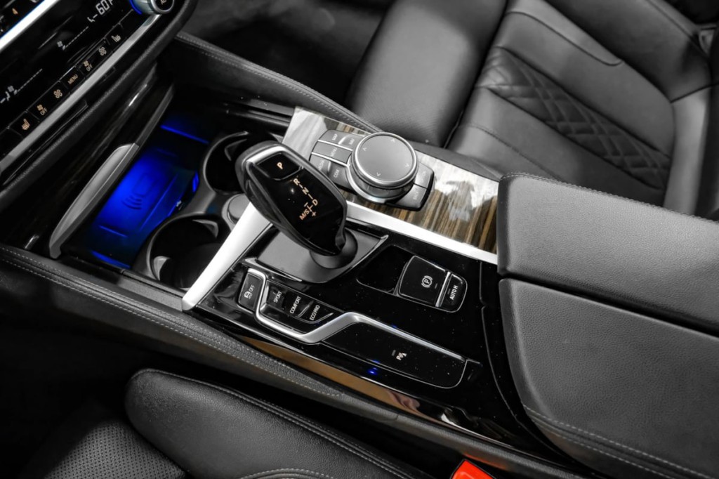 2021 BMW 5 Series Image 34