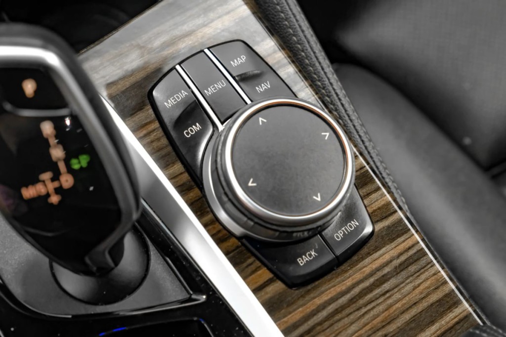 2021 BMW 5 Series Image 35